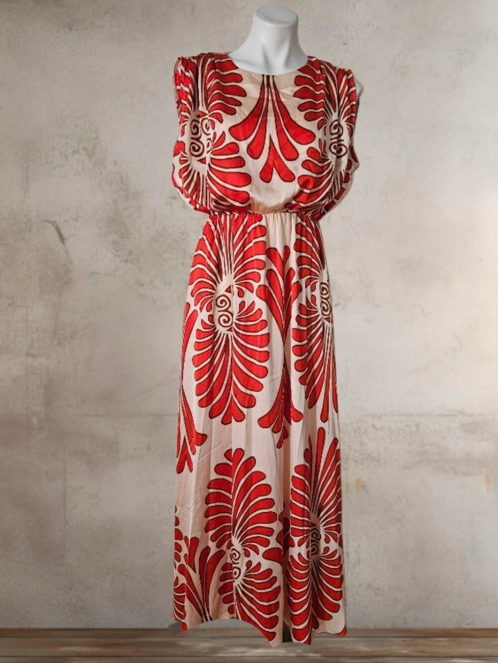 NWT/ Big Hit Sleeveless Red & Cream Printed Maxi Dress Small